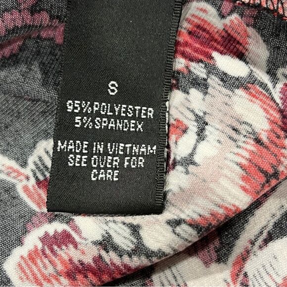 Floral short sleeve a-line swing style dress - Picture 11 of 13